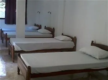 Hotel Sachal Mirs Bed And Breakfast Negombo